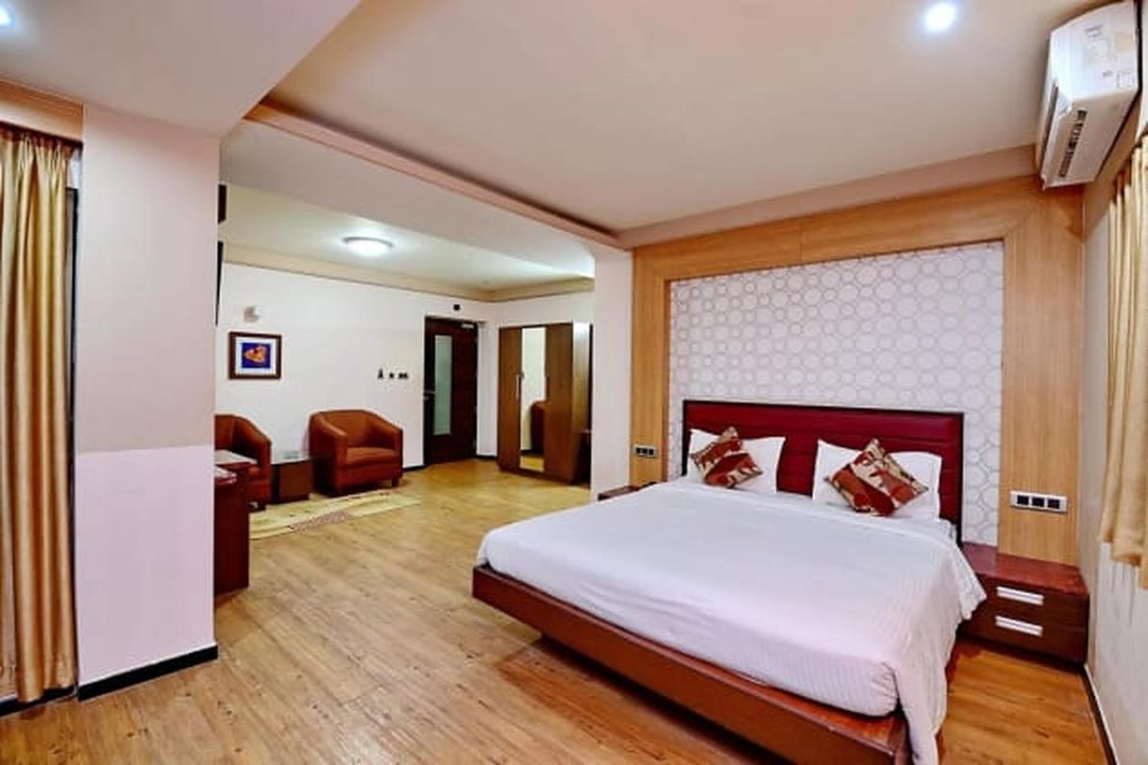 Gold Coast Beach Resort Puri Esterno foto